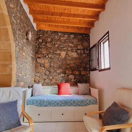 Yiannis Guest house *